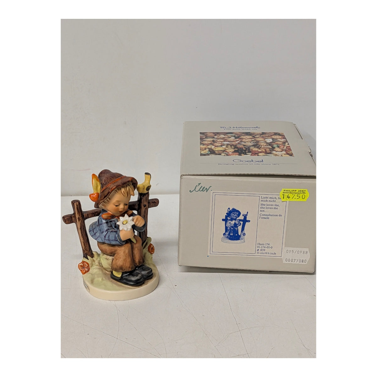 1955 Goebel Hummel Figurine 'She Loves Me, She Loves Me Not' #174 w/ Box